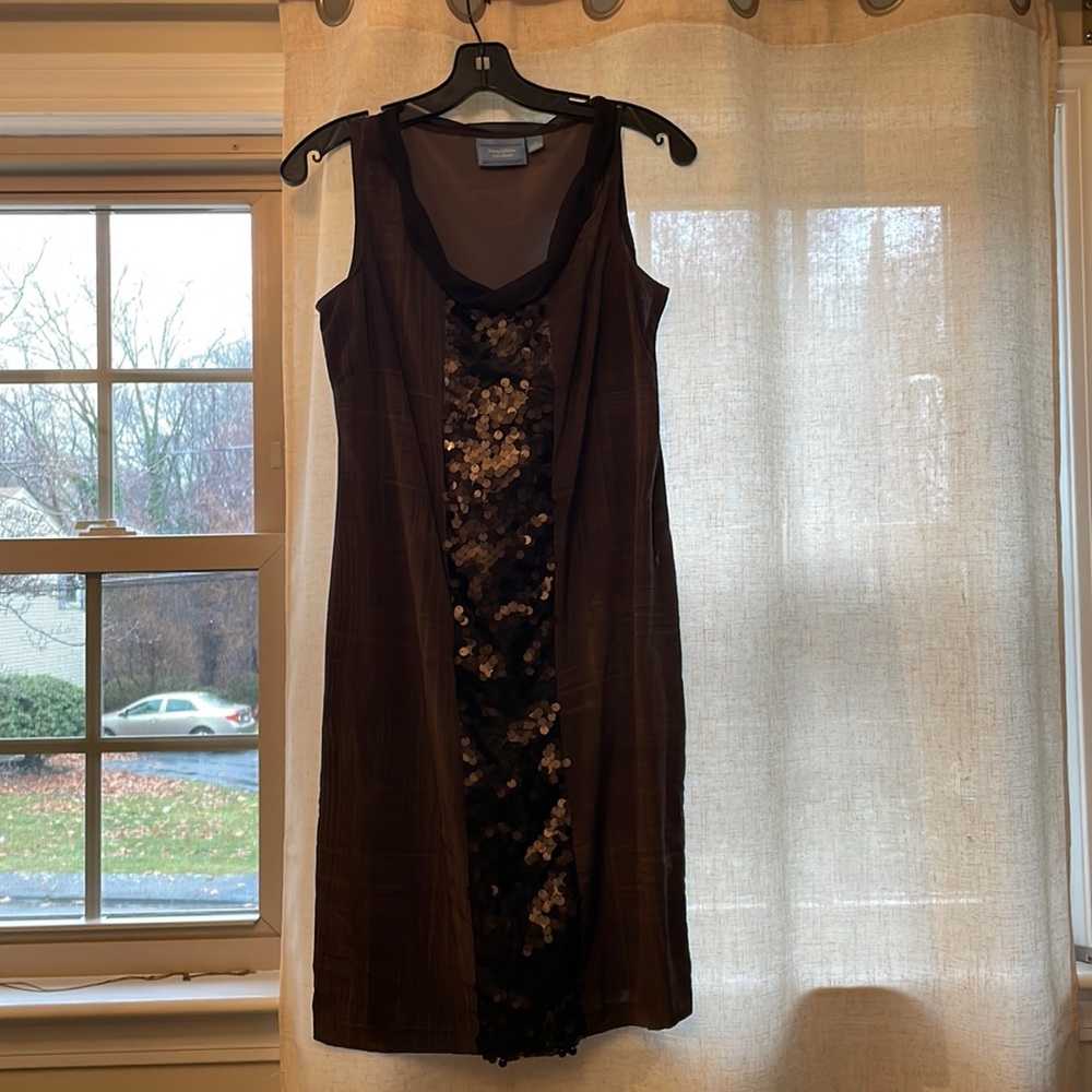 Simply vera Vera Wang size for gray/black sequin sleeveless shift dress